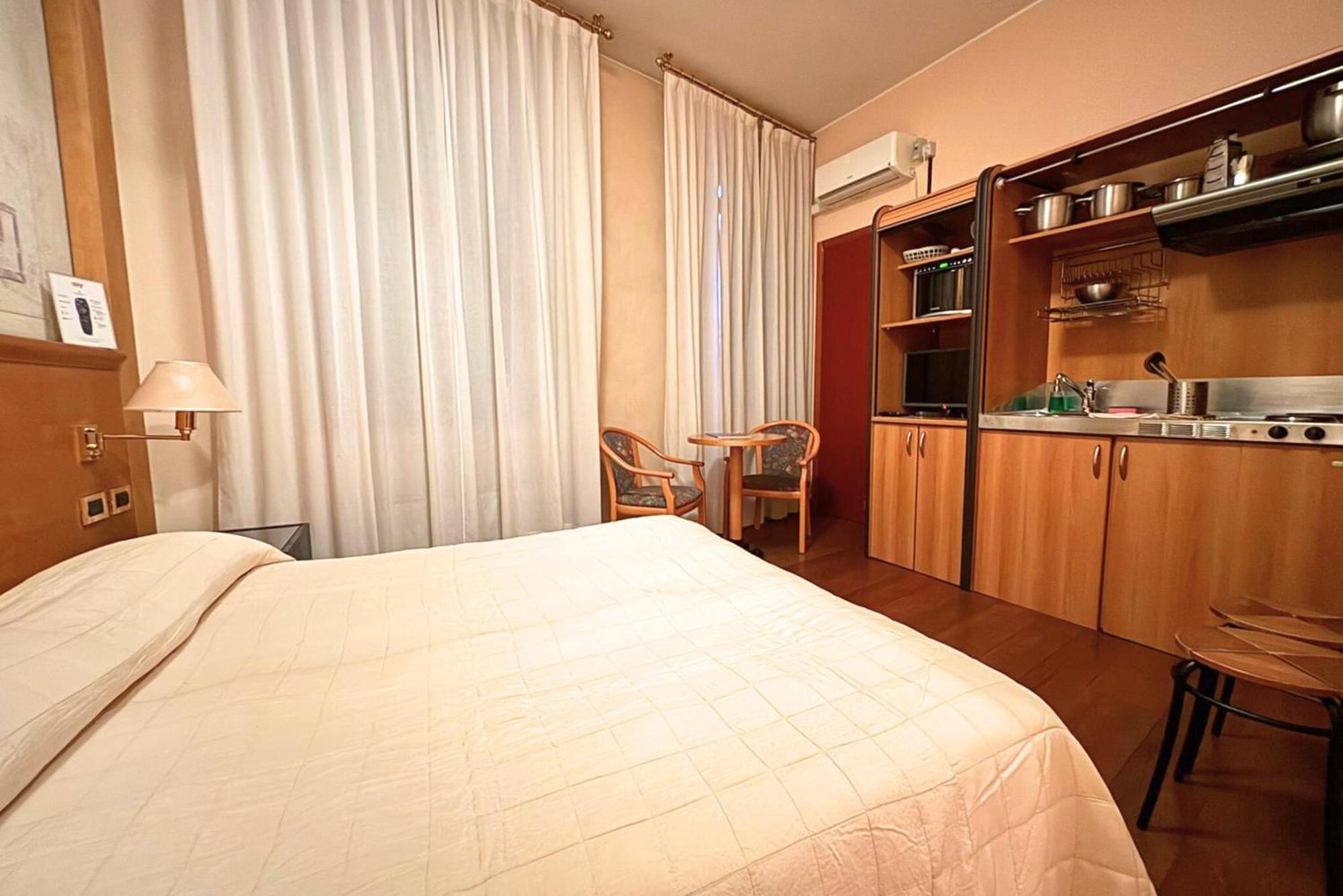 Aparthotel La Fenice *